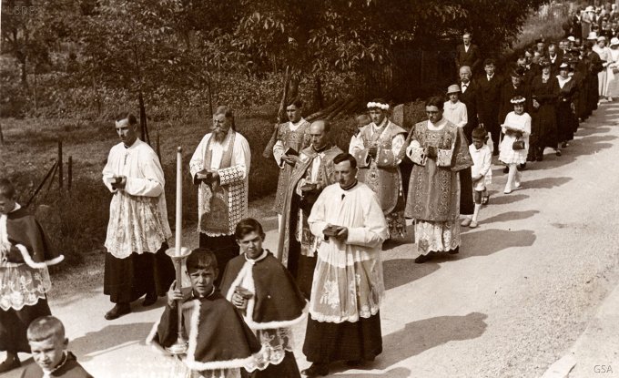 42 - La première messe de Stihlé Antoine vers 1935