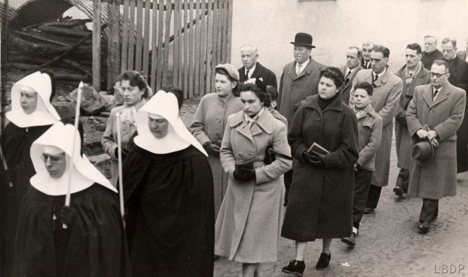18 - Enterrement de la Soeur Marie-Nicolas le 23 février 1955
