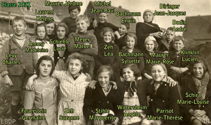 3342 - Des soldats dont des Wihriens � Wihr vers 1945 - Au font l'�cole des gar�ons