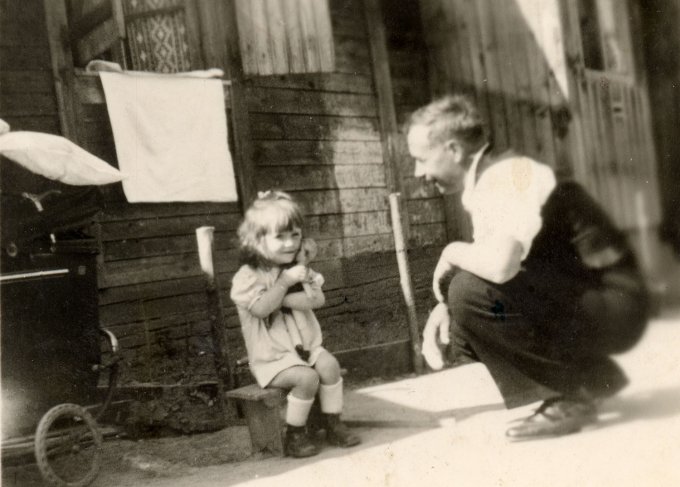 10 - Zeh Henri et la petite Claire en 1942