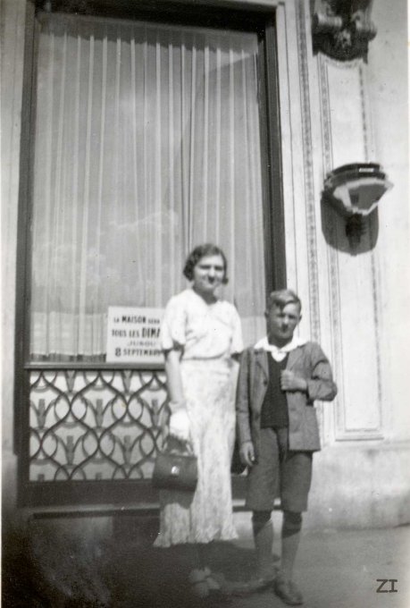 20 - Devant l'ancienne gare Montparnasse - 1936
