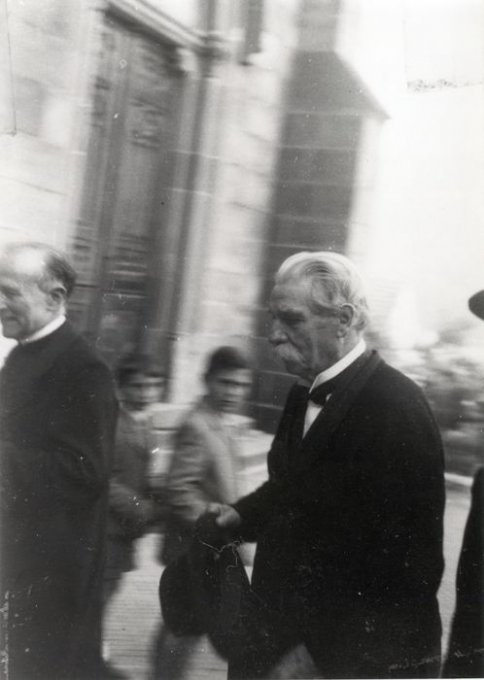 02 - Albert Schweitzer et le curé Rohmer vers 1955