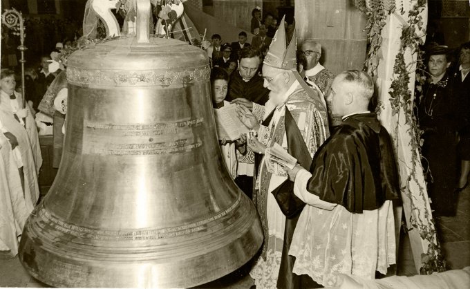 16 - Le baptème des cloches en 1954
