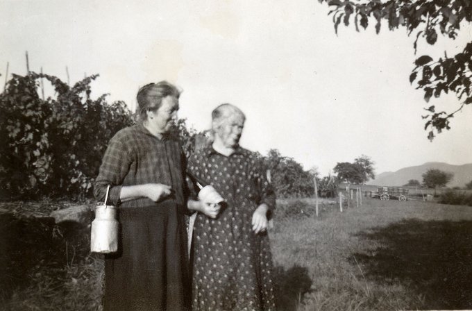 08 - Stihlé Joséphine née Breitner et à sa droite, sa soeur