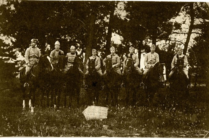 15 - Un groupe de cavaliers alsaciens au service des officiers du Cadre Noir de Saumur en 1926