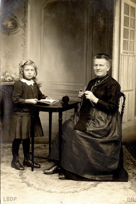 24 - Zeh Marie-Madeleine et sa grand-mère