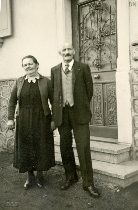 14 - Zeh Marie (1880-1951), née Mangold, et Zeh Emile (père 1881-1952)