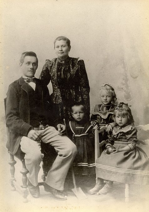 001a - La famille Doll en 1901