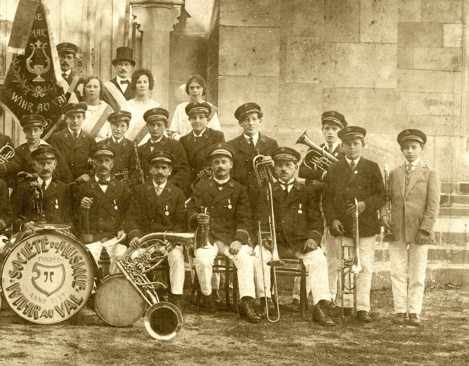 063 - Inauguration du drapeau de la musique en 1924-Détail 2