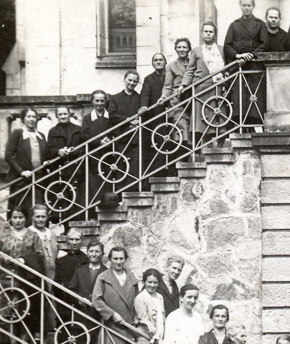 059 - A Oderen, en 1929, devant la chapelle Notre-Dame du Bon Secours-Détail 3