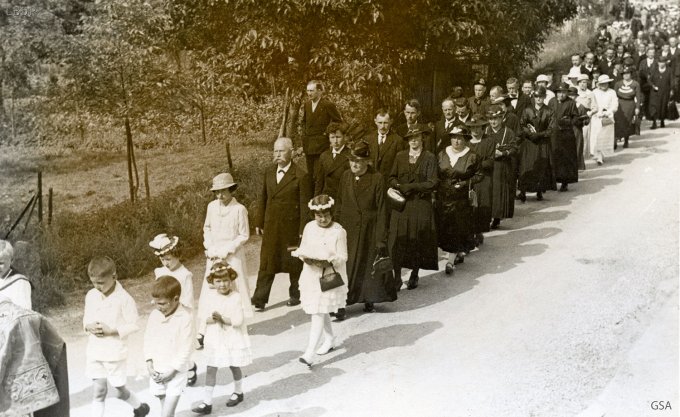 43 - La première messe de Stihlé Antoine vers 1935