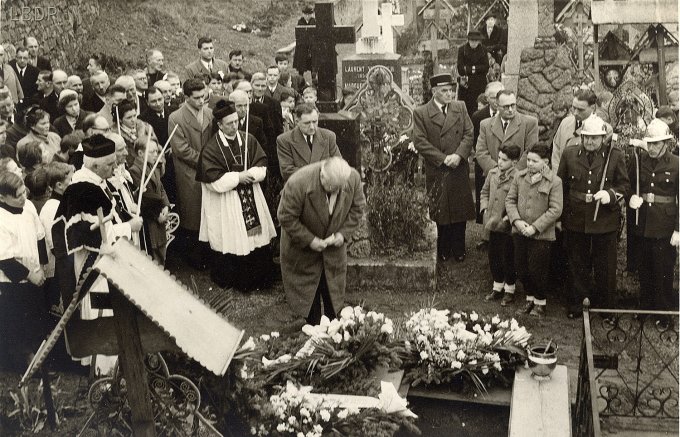 52 - Enterrement de la Soeur Marie-Nicolas le 23 février 1955