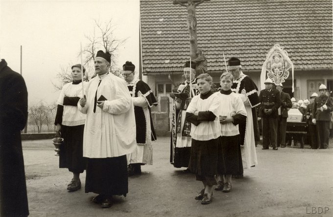 16 - Enterrement de la Soeur Marie-Nicolas le 23 février 1955