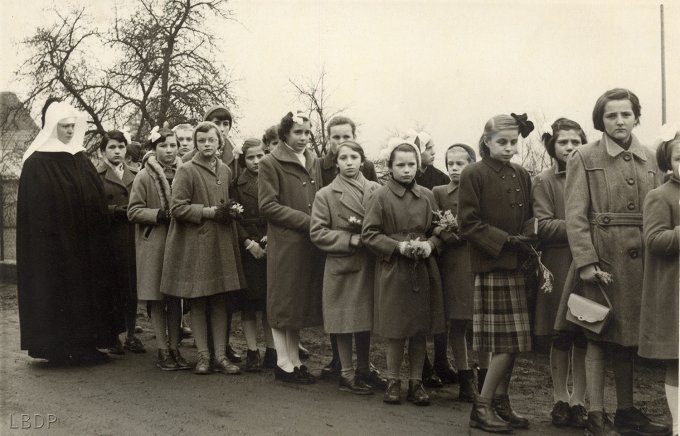 08 - Enterrement de la Soeur Marie-Nicolas le 23 février 1955