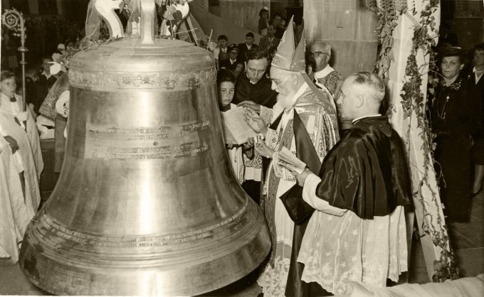 25 - Le baptême des cloches le 13 juin 1954