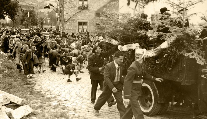 13 - Le baptême des cloches le 13 juin 1954