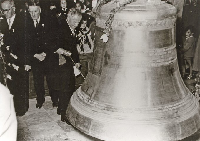 18 - Le baptême des cloches le 13 juin 1954