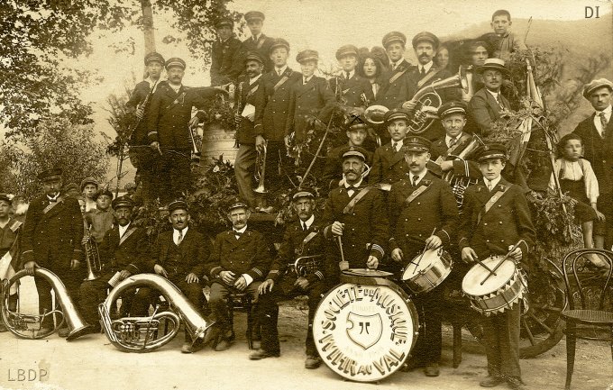 118 - La société de musique St Martin lors de la bénédiction des cloches le 12 août 1923