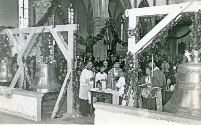16 - Le baptême des cloches le 13 juin 1954