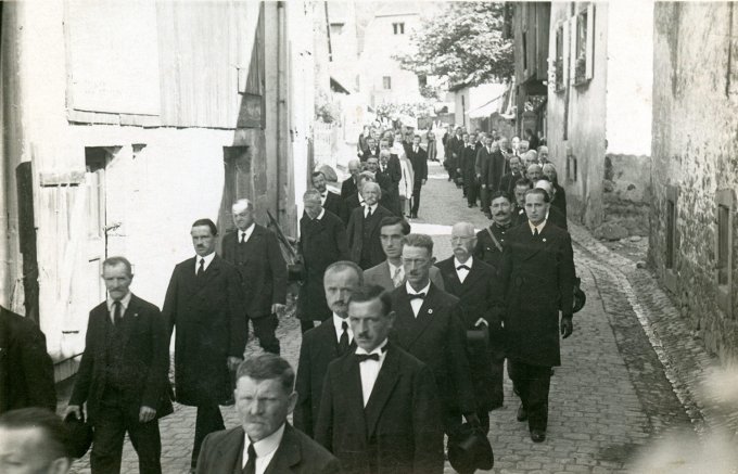 12 - Enterrement du Curé Camille Entz en 1938