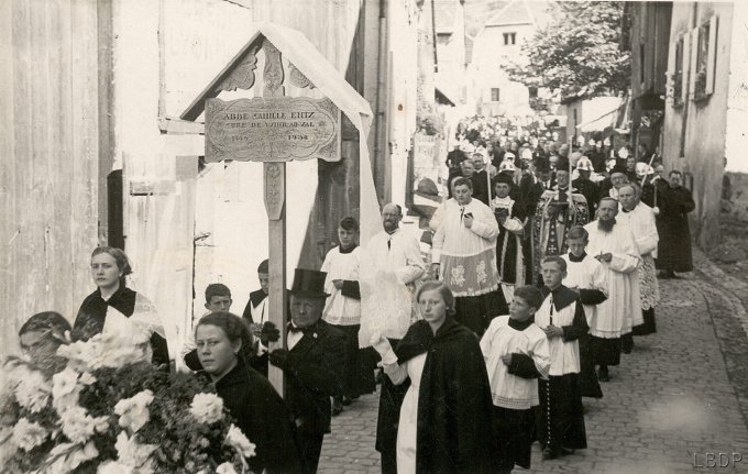 07 - Enterrement du Curé Camille Entz en 1938