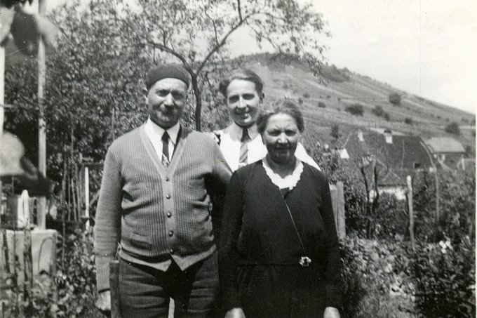 153 - Vogel Edouard et ses parents Marguerite et Alphonse