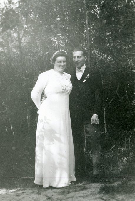 146 - Le mariage de Gerber Anne et Hildebrandt Ernest le 13 mai 1944