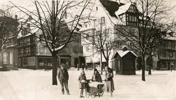 215 - La place du marché aux Fruits de Colmar en 1931