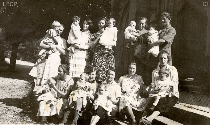 019 - Une photo pendant la campagne de vaccination de 1931