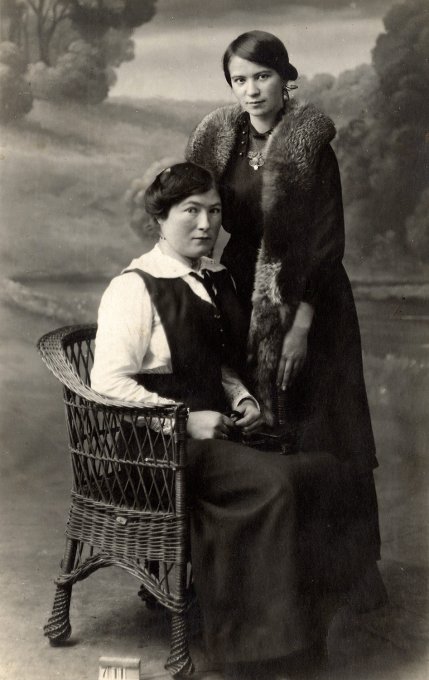 40 - Joséphine et Eugénie Heinrich
