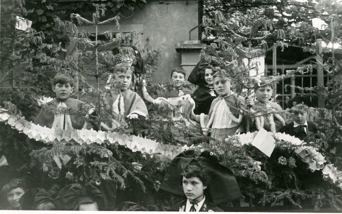 11a - Le baptème des cloches le 13 juin 1954