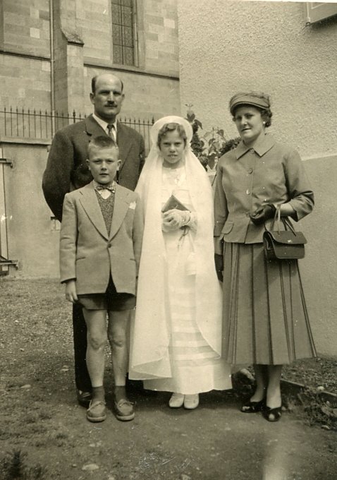 14 - La communion de Raymonde en 1957