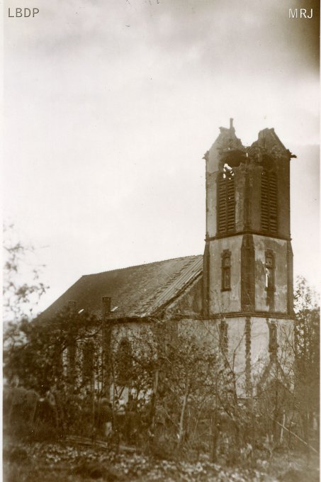 54 - L'église de Gunsbach touchée par un obus en 1917