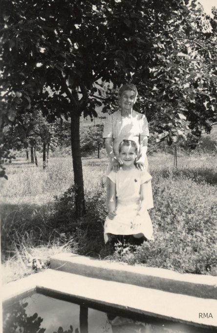 20 - Grand-mère Renard et Monique, le 20 juillet 1955