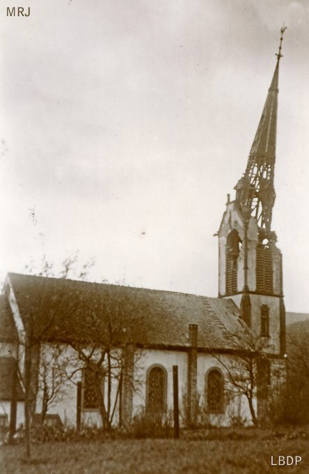 53 - L'église de Gunsbach touchée par un obus en 1917