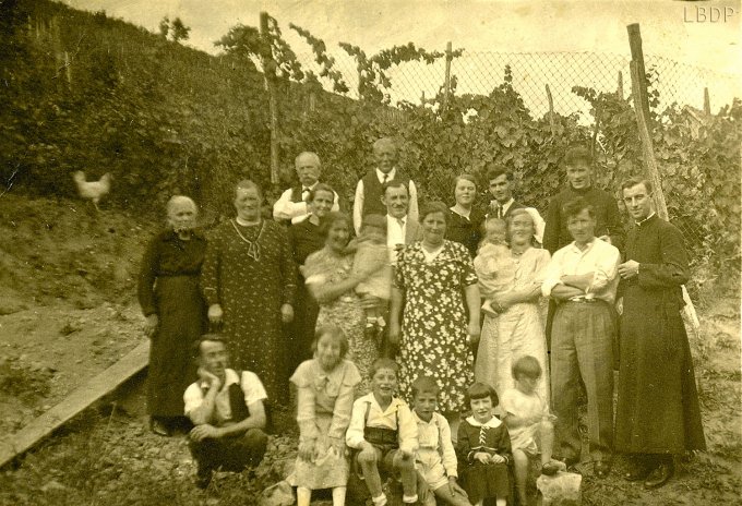 047 - Une fête de famille vers 1933