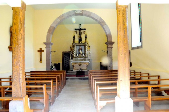 15 - L'intérieur de la chapelle Sainte Croix