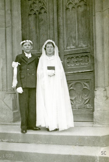 04 - La communion de Zeh Eugène et Heinrich Cécile en 1943