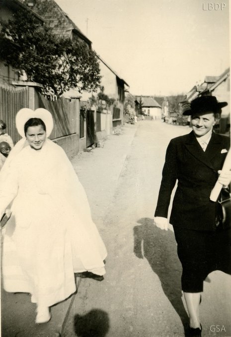 33 - La communion de Stihlé Angèle en 1953