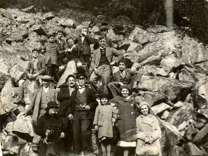 51 - Une balade sur le sentier des roches. Le sentier des roches a été inauguré le 6 août 1911.