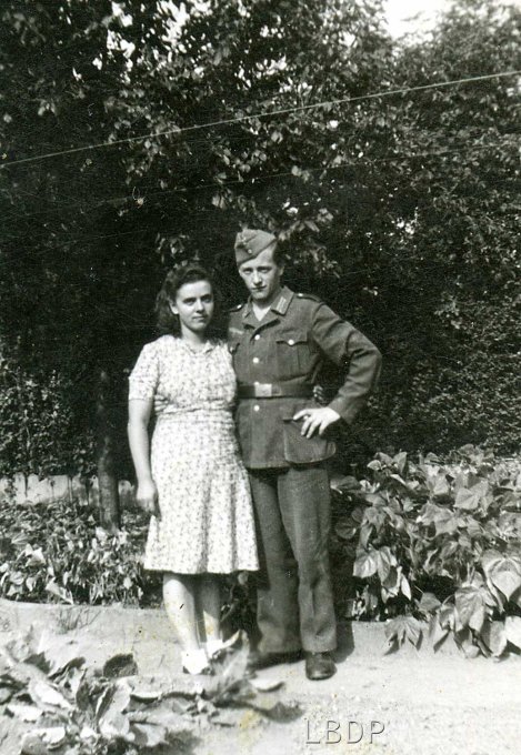 26 - Adèle et Joseph à la Roberstau à Strasbourg en 1944