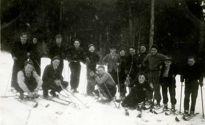 016 - Une sortie en ski vers 1949