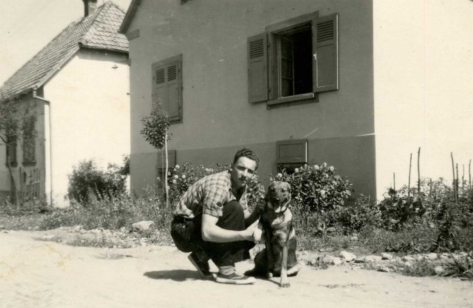 23 - Walger Eugène et le chien Diane
