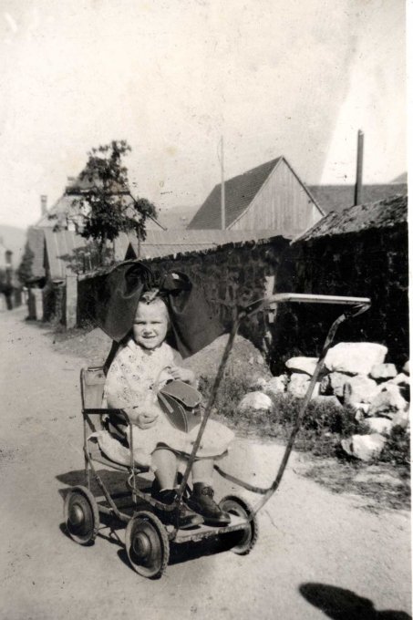 34 - Weck Geneviève en 1947