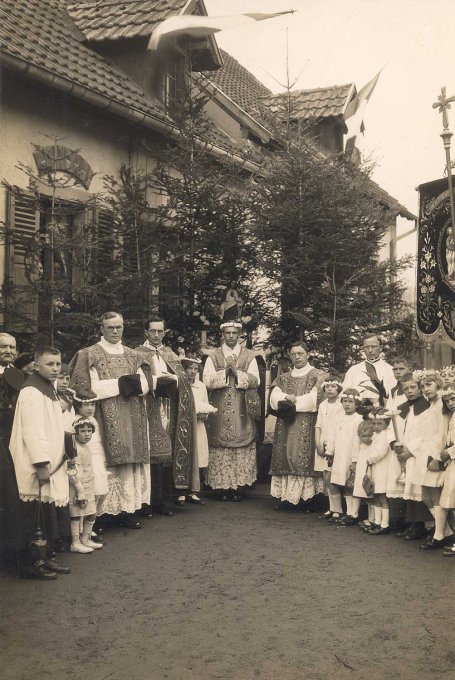 13 - La première messe de Schiehlé Henri, à Wihr-au-val, le jour de Pâques le 5 avril 1931