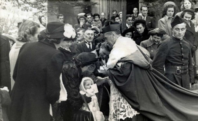 72 - La visite de l'évêque en 1951