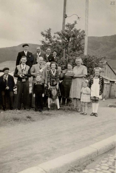 28 - Une fête de famille en 1951