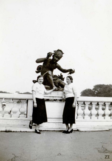 32 - Sur le pont Alexandre 3 - 1936