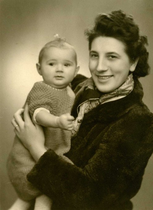 11 - Jaeglé Maria et Brigitte en 1944