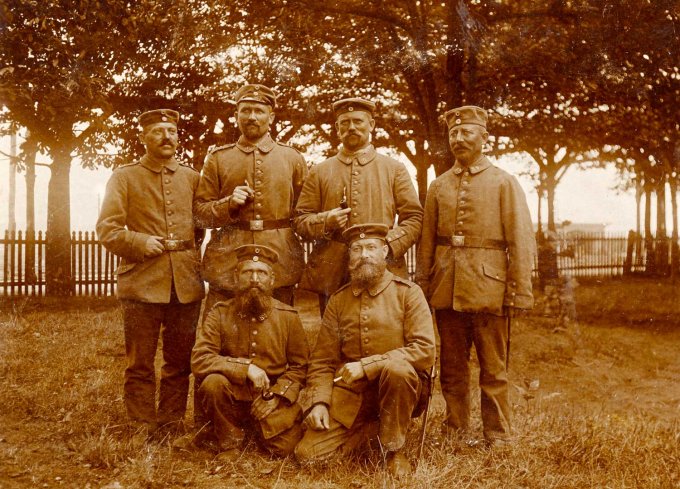 65 - Soldats en 1914, parmi lesquels un wihrien ; mais lequel ?